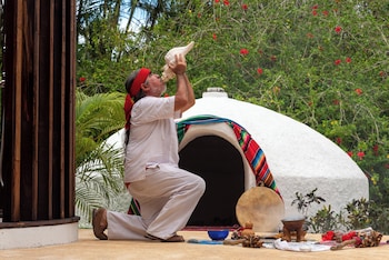 Private beach, white sand, beach umbrellas, beach towels
