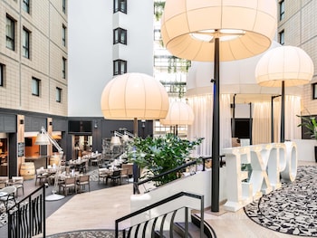 Lunch and dinner served, French cuisine