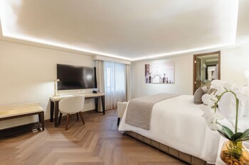 3 restaurantes; se sirven desayunos