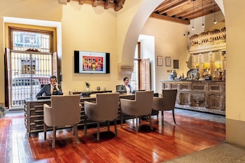 3 restaurantes; se sirven desayunos