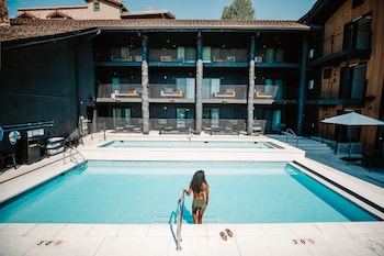 Deluxe Rambler | King | View from room