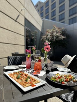 Frokost, lunsj og middag serveres, amerikanske retter 