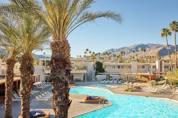 Deluxe Room, 1 King Bed (Patio Garden 1 King) | Premium bedding, minibar, in-room safe, desk