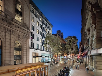 Breakfast, lunch and dinner served