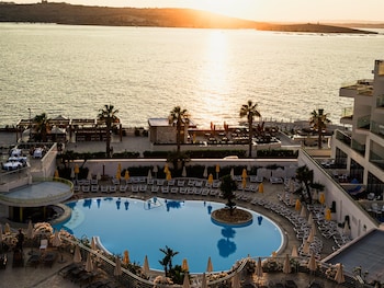 Indoor pool, 2 outdoor pools, pool umbrellas, sun loungers