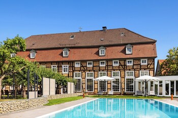 Couples treatment rooms, sauna, hot tub, Turkish bath, body treatments