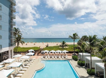 Private beach, white sand, beach cabanas, sun loungers