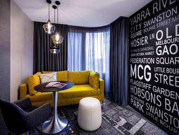 2 bars/lounges, rooftop bar