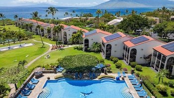 Outdoor pool, open 8:00 AM to 9:30 PM, sun loungers