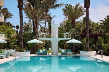 Plage privée, sable blanc, cabana (gratuite), chaise longue