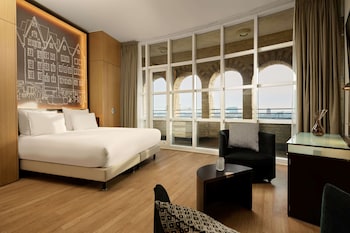 Suite, 1 King Bed (Tower Duplex)