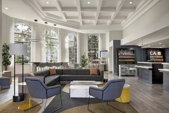 Lobby lounge