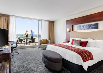 1 bedroom, Egyptian cotton sheets, premium bedding, in-room safe