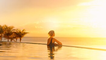 3 outdoor pools, pool umbrellas, sun loungers