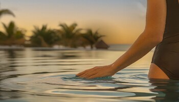 3 piscinas externas, guarda-sóis, espreguiçadeiras