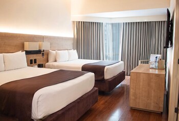 Breakfast, lunch, dinner served; international cuisine, garden views