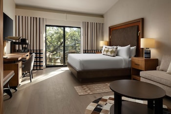 Outdoor pool, open 9:00 AM to 10:00 PM, cabanas (surcharge)