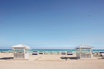 2 outdoor pools