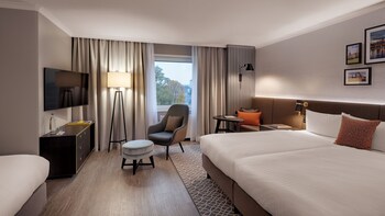 ห้องเพรสซิเดนเชียลสวีท | บริเวณนั่งเล่น | ทีวีจอแบน 49 นิ้ว พร้อมช่องดิจิตอล, ทีวี