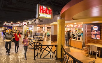 LUXURY PREMIUM ROOM 1 KING NON-SMOKING