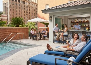 Breakfast, lunch, dinner served; Italian cuisine 