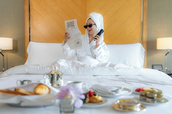 Outdoor pool, open 7:00 AM to 9:00 PM, pool umbrellas