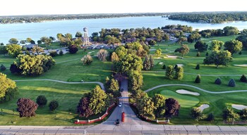 Desayuno a la carta todos los días (con cargo) 