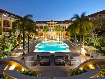 Outdoor pool, pool umbrellas