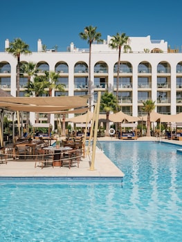 Extra ME+ Junior Suite Oasis View | Sängtillbehör av högsta kvalitet, gratis wi-fi och sängkläder