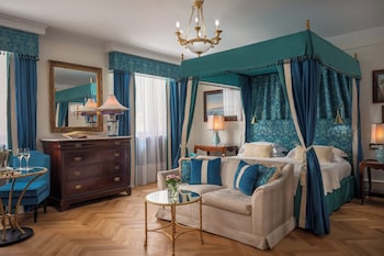 Suite balcony | 高級寢具、迷你吧、客房內保險箱、隔音