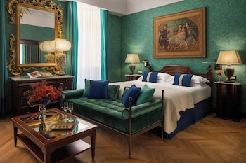Suite balcony | เครื่องนอนระดับพรีเมียม, มินิบาร์, ตู้นิรภัยในห้องพัก, ห้องเก็บเสียง