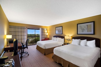 Ruang kerja ramah laptop, setrika/meja setrika, dan Wi-Fi gratis