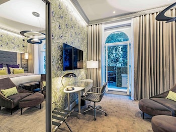 Chambre Standard avec lits jumeaux, 2 lits jumeaux | Minibar, coffre-fort, décor unique, ameublement unique