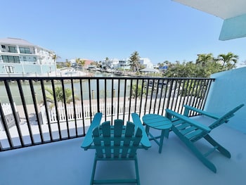 Bayfront Double Suite | 1 bedroom, free WiFi, bed sheets