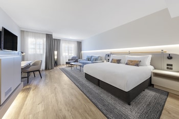 Suite, 1 letto king, balcone | Vista giardino