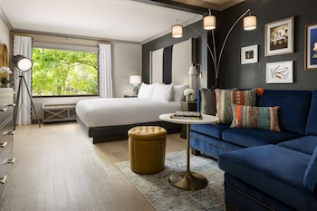 Breakfast and dinner served, Mediterranean cuisine