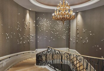 Seasonal outdoor pool, open 9 AM to 5:00 PM, cabanas (surcharge)