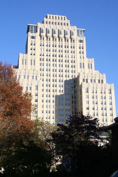 季节性开放的室外游泳池