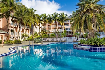 Outdoor pool, open 7:00 AM to 11:00 PM, free cabanas, sun loungers