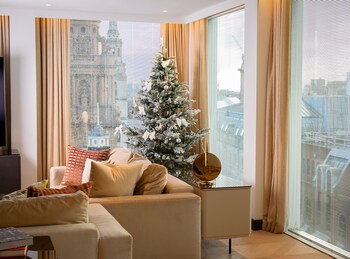 Penthouse (London Eye View)