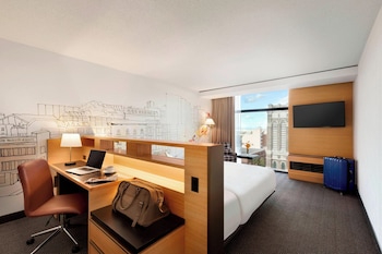 Breakfast and dinner served, international cuisine