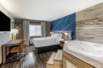 Chambre, 1 grand lit, non-fumeur (Promotional) | Literie de qualité, couette en duvet, lit avec matelas à plateau-coussin