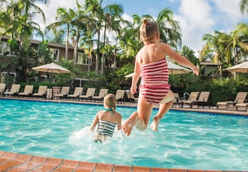 2 outdoor pools, a heated pool, sun loungers