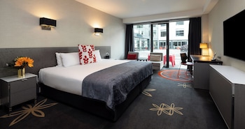 11 restaurants, lunch, dinner served; American cuisine