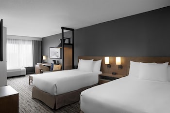 Room, 1 King Bed with Sofa bed, Corner (High Floor, Shower) | Premium bedding, in-room safe, desk, laptop workspace