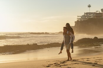 Plage à proximité, parasol, serviettes de plage