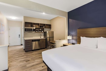 Suite, 1 King Bed, Non Smoking (Efficiency)
