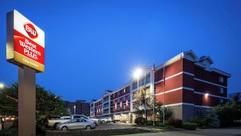 Standard Room, 1 Queen Bed, Accessible, Refrigerator & Microwave | Premium bedding, in-room safe, individually decorated