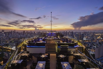6 restaurants, breakfast served