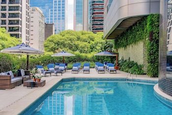 Premium bedding, down comforters, minibar, in-room safe